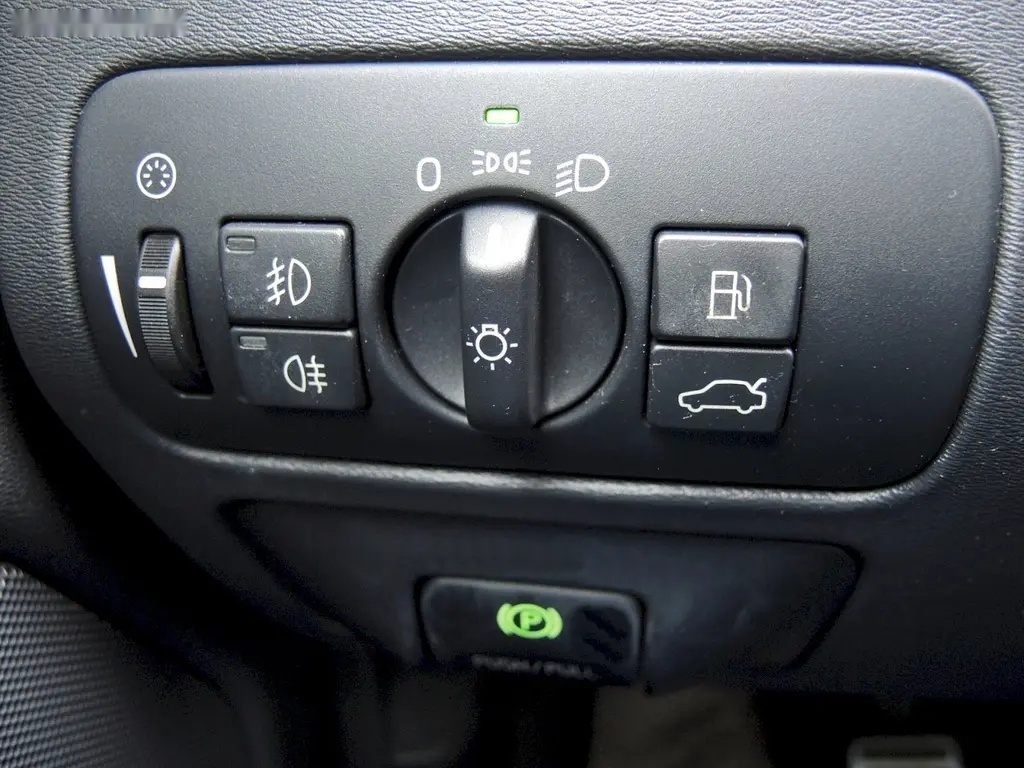 Volvo S80, D5 R-DESIGN MOMENTUM - 16