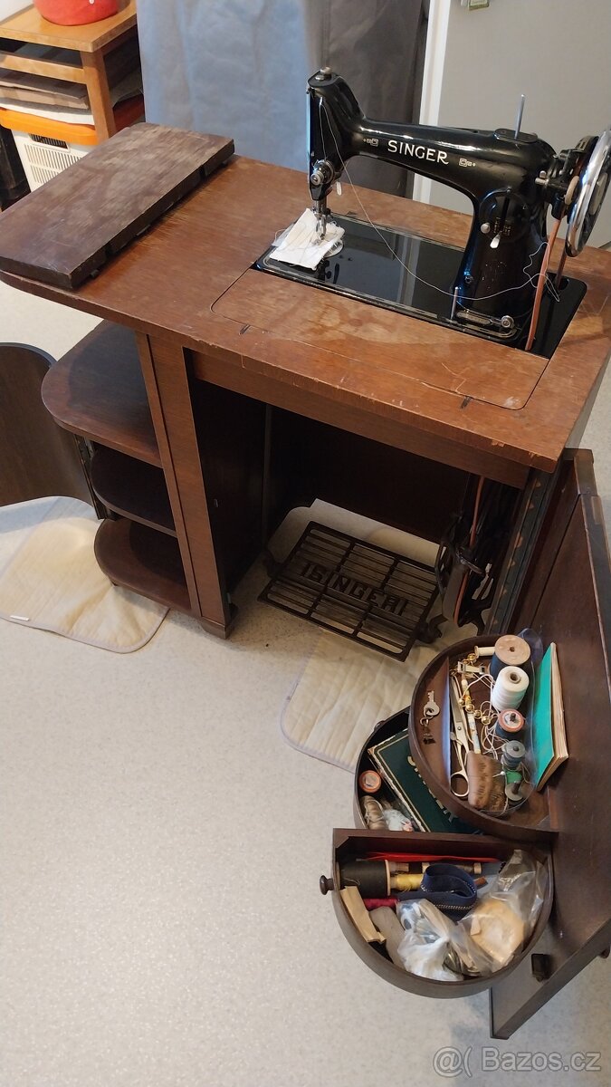 Singer 201 – funkční šlapací šicí stroj se stolkem - VZÁCNÝ - 16