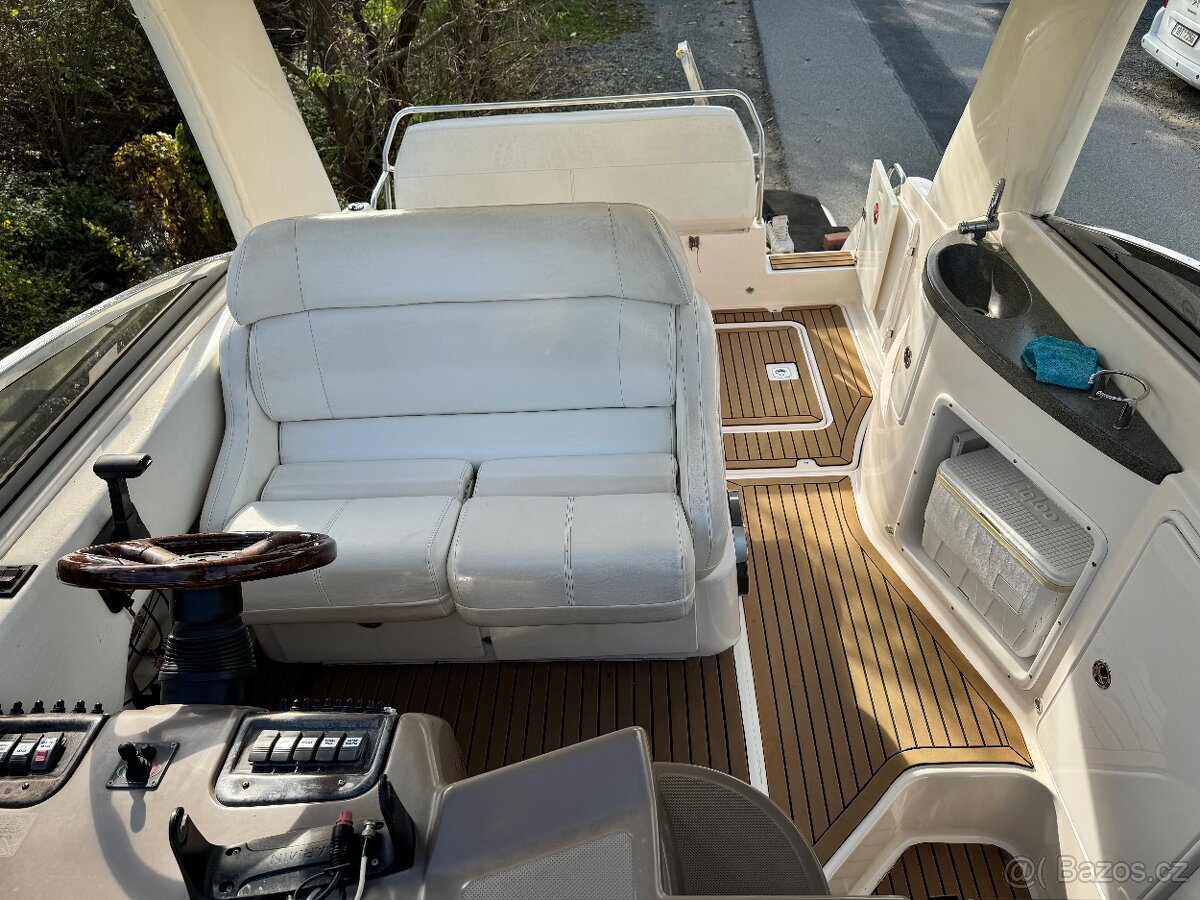 Kajutová loď Regal Commodore 2665 - 16