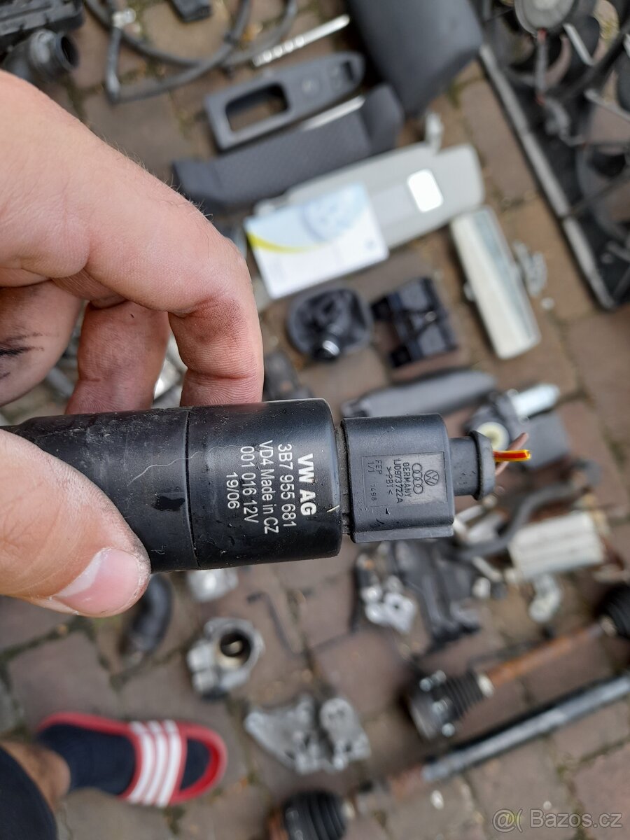 Volkswagen Touran 1.9TDI,77KW, stříbrná, BKC, LA7W - 16