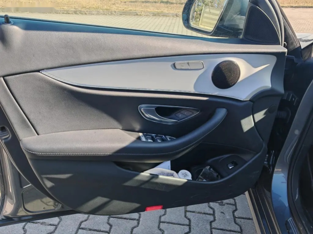 Mercedes-Benz Třídy E, E300de,Panorama,Tažné - 16