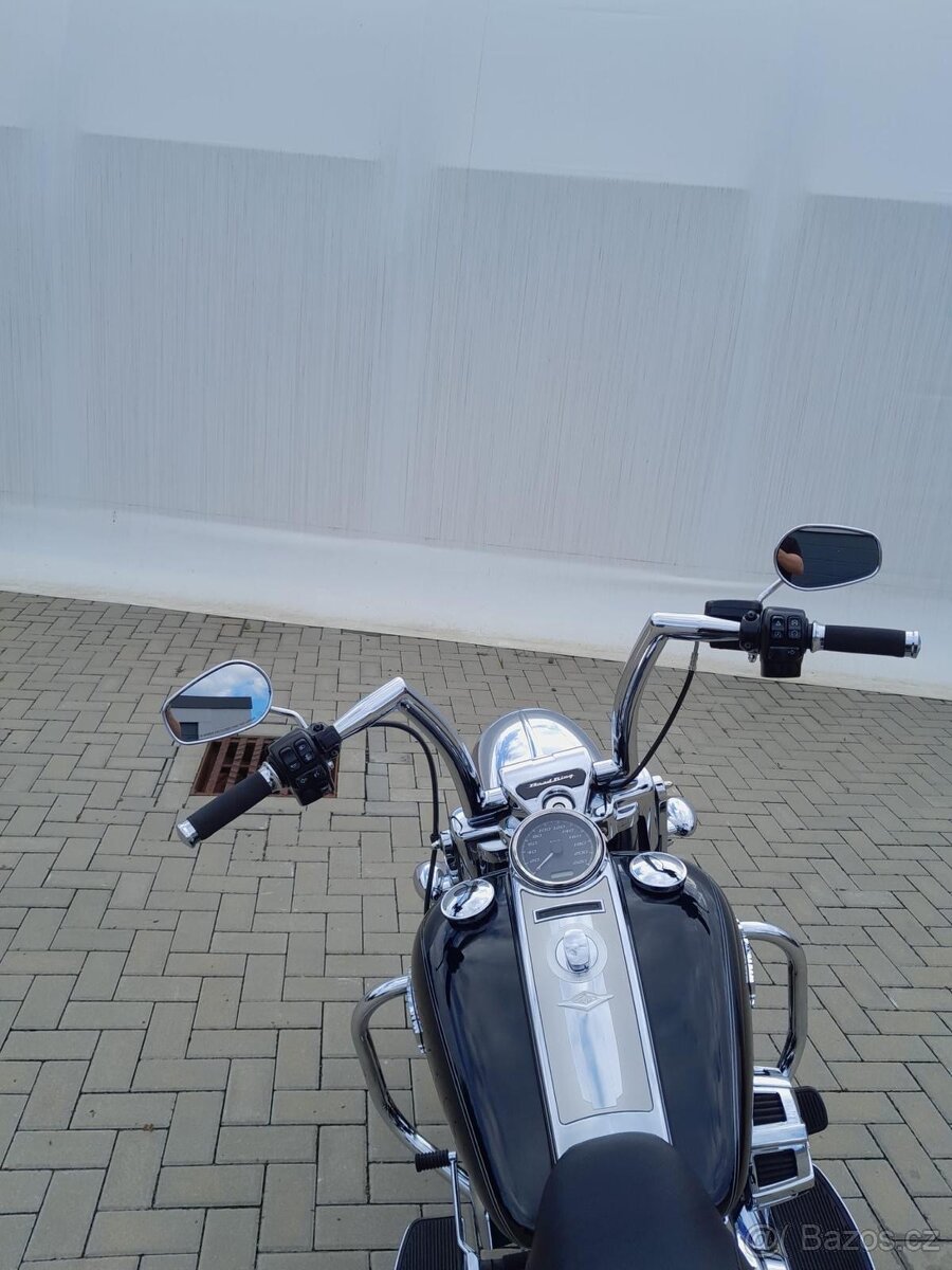Harley Davidson ROAD KING - 16