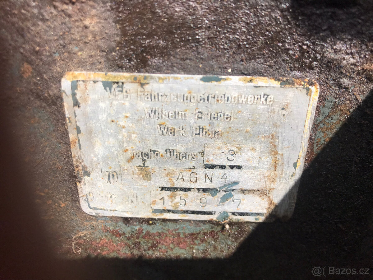 Vesnický traktor - 16