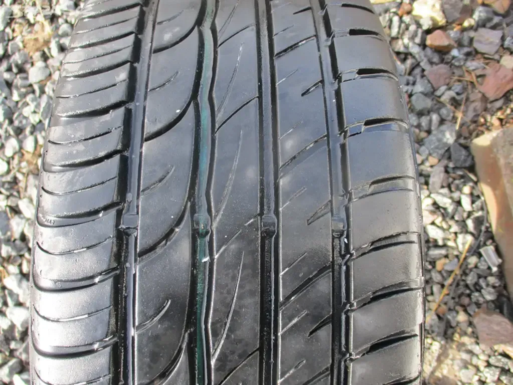 ALU kola 4x100 6,5x15 ET37 s pneu 205/55 R15 - 16