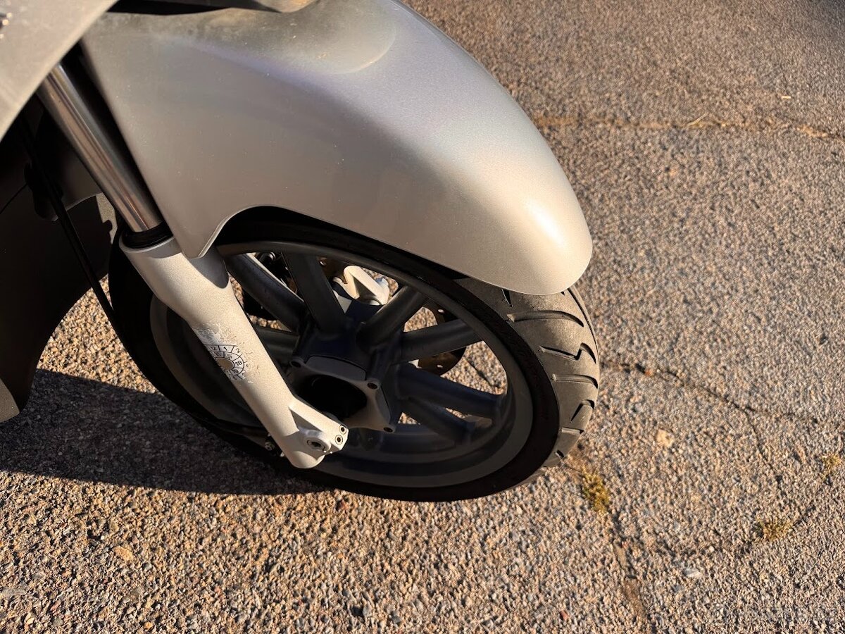 2008 PIAGGIO CARNABY 125 ES, naj. 5500 km, po servisu - 16