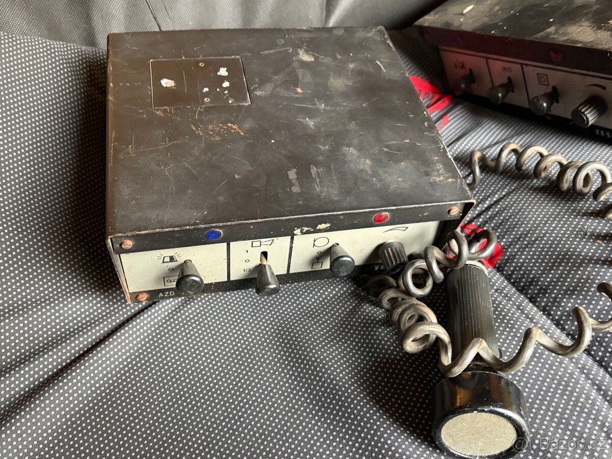 Dobové retro majáky na stará služební auta - 16