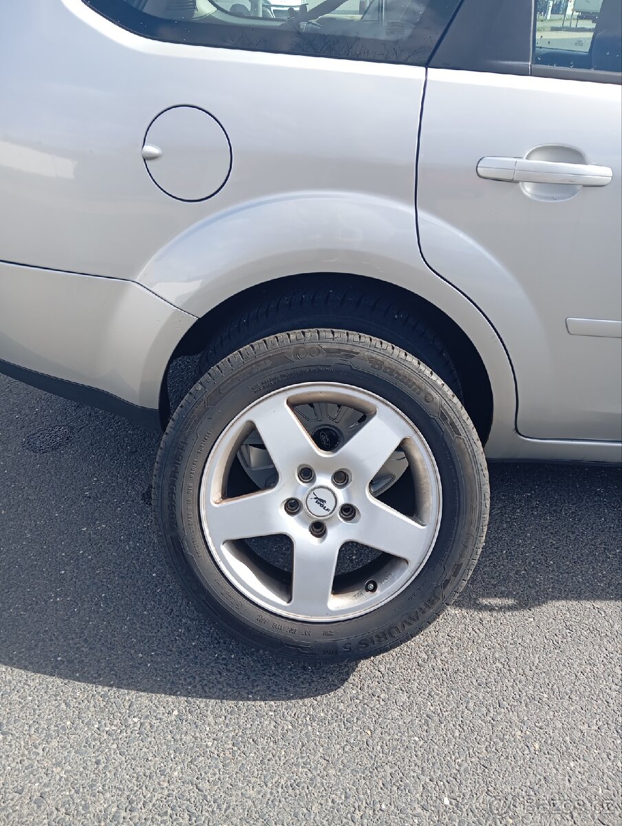 Ford Focus 1.6 benzín - 16