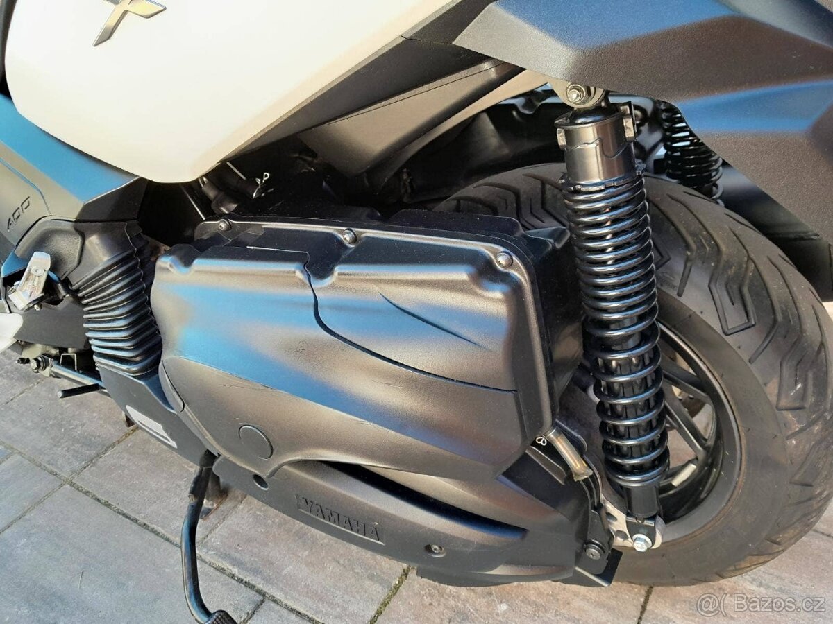 Yamaha Xmax 400, 2015, 23t.km, pěkná - 16