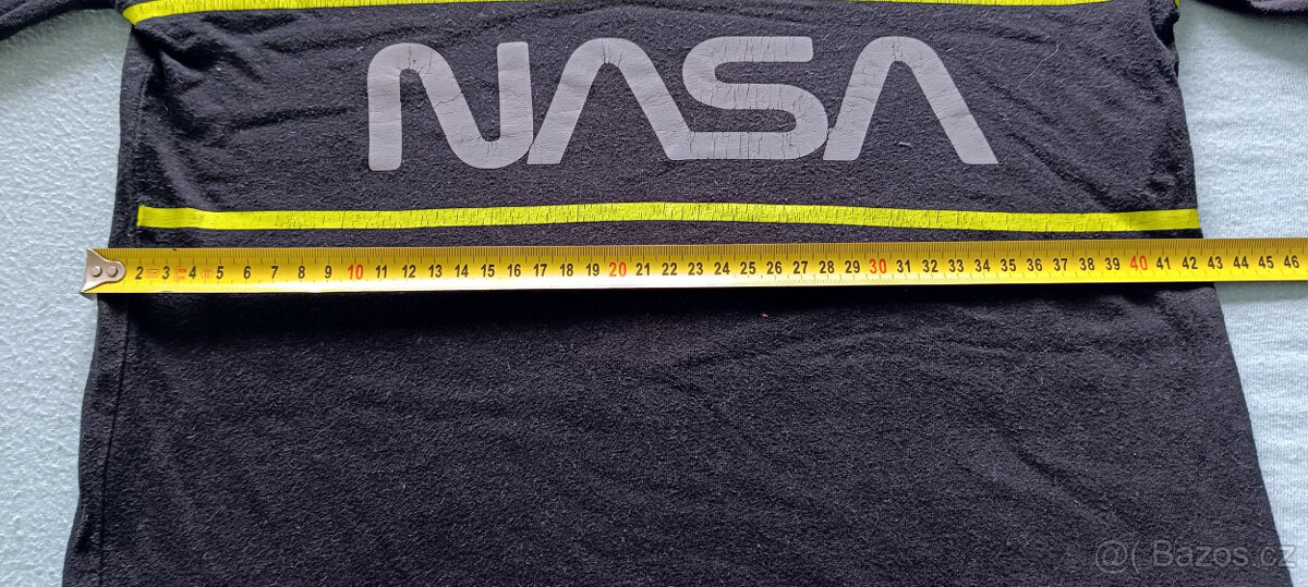 Oblečení po dětech - trička a tepláky - 16