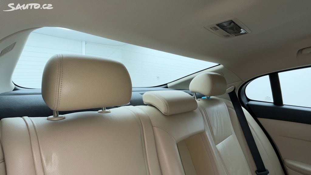 Jaguar XF, 2.2D 147 kW, 93 500km - 16