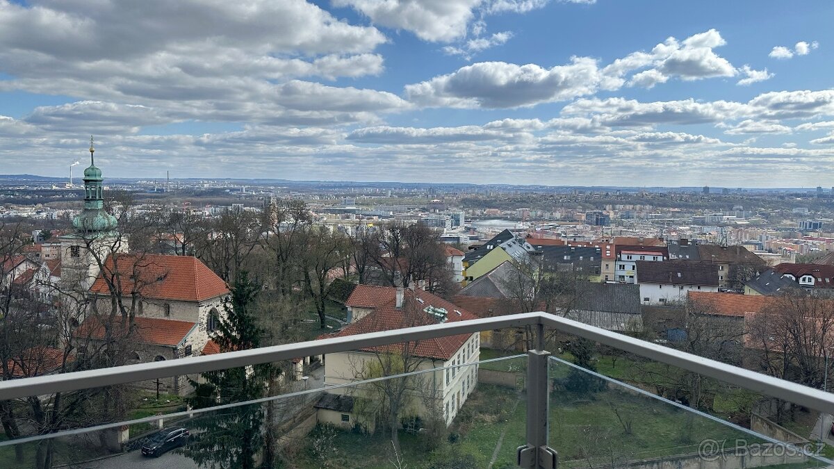 Mezonetový byt 3+kk s 30 m² terasou a dechberoucím výhledem - 16