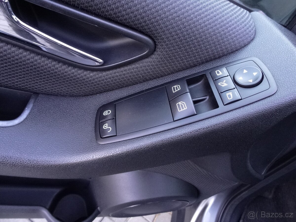 Mercedes-Benz Třídy A, 160 1,5i benzin - 16