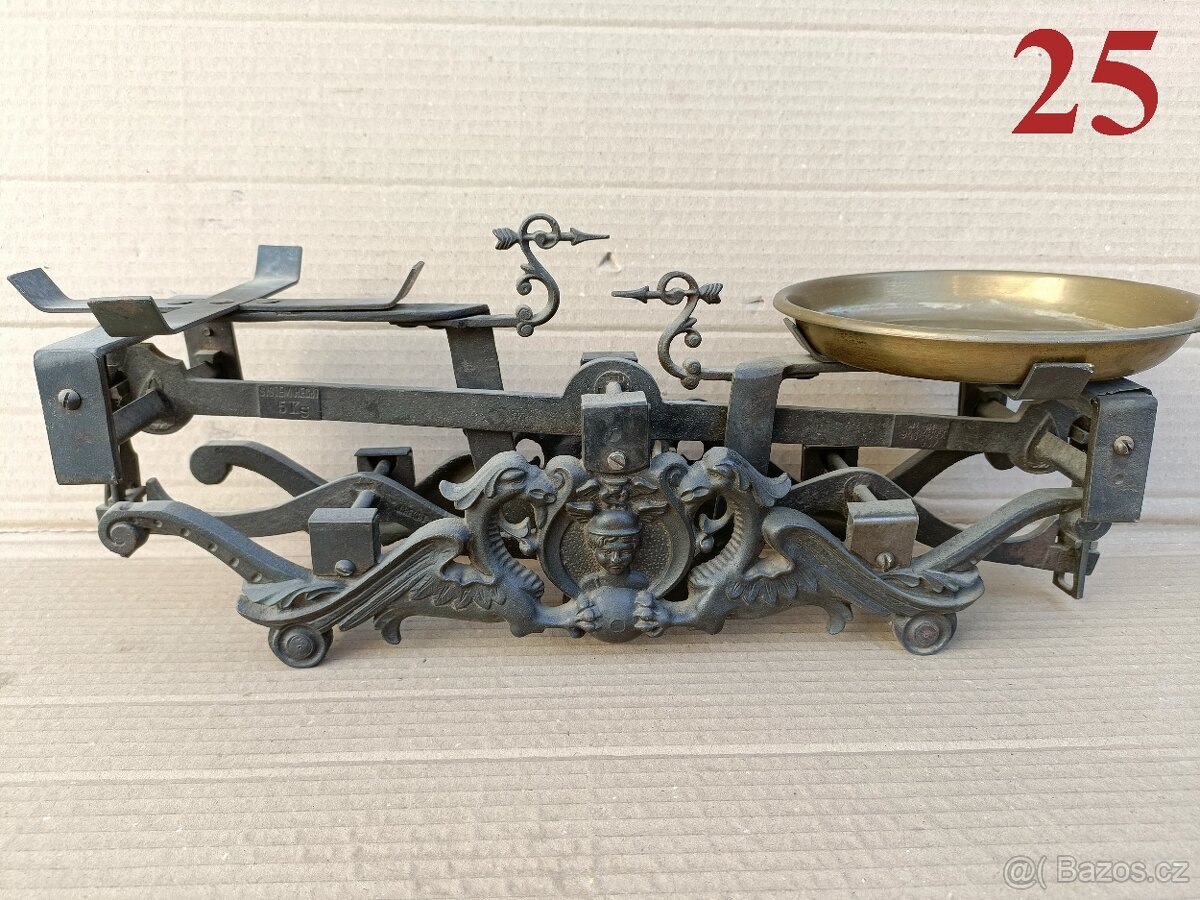 Starožitné rovnoramenné váhy s miskami - 16