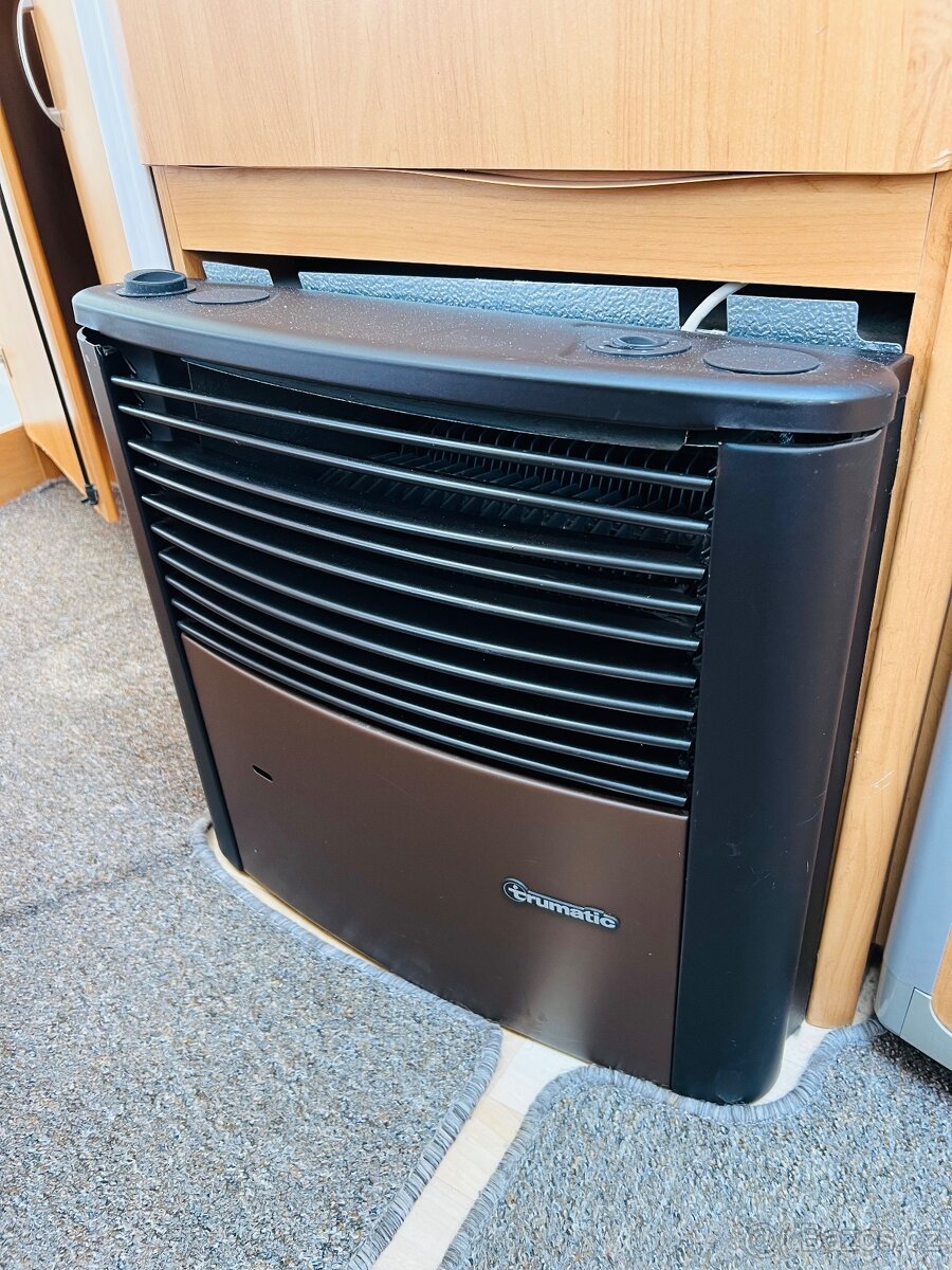 OBYTNÝ PŘÍVES HOBBY 560 - 16