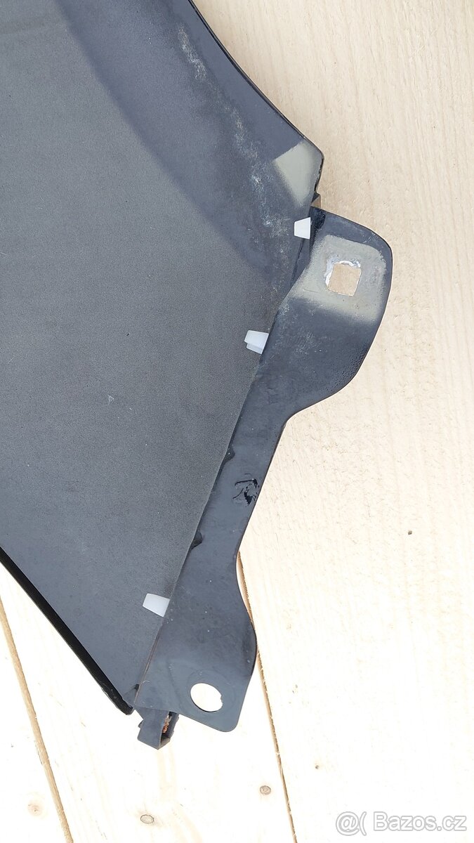 HYUNDAI i20 Blatník PP černý - 16