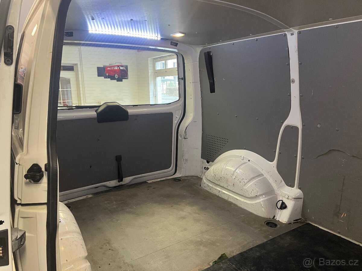 VW Transporter T5 2,0 Tdi 103kw - 16