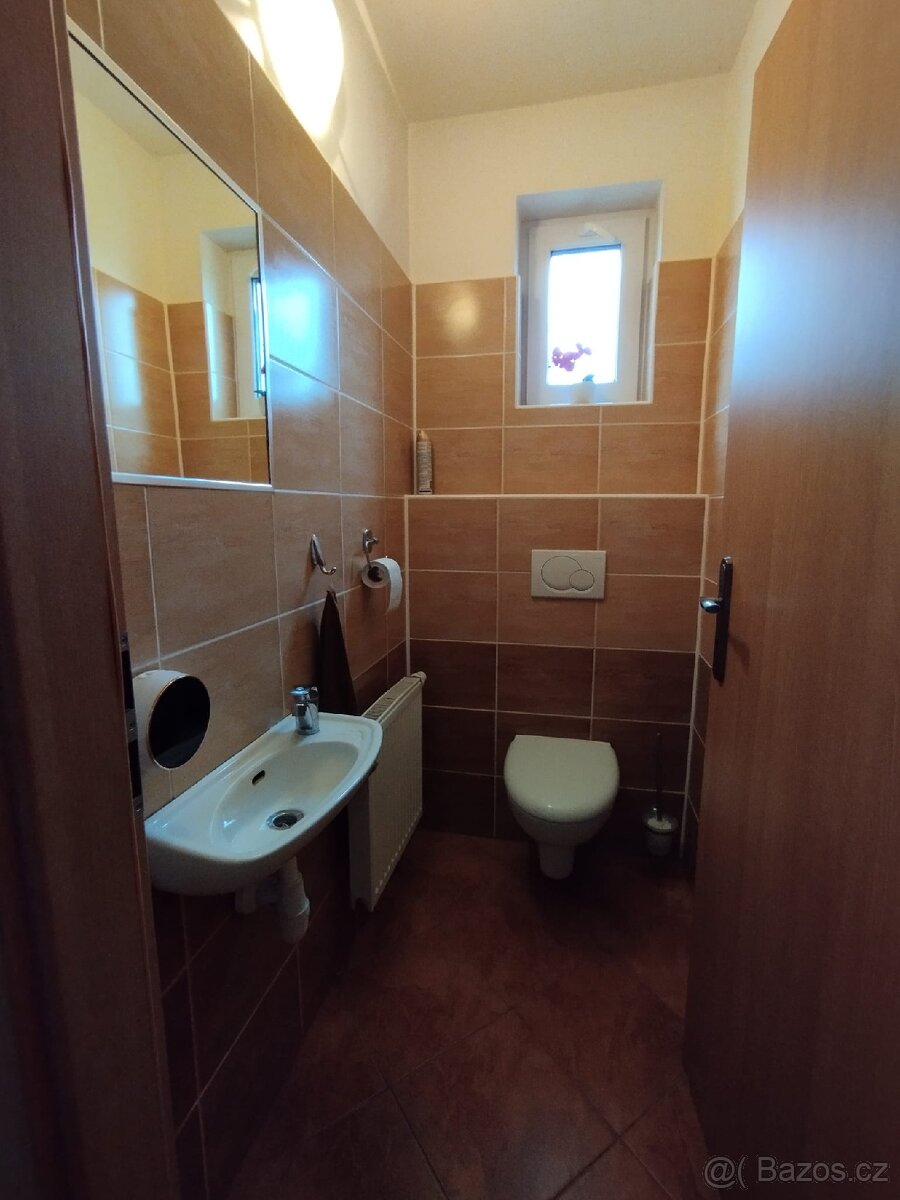 Prodáme rodinný dům 5+1 - 16