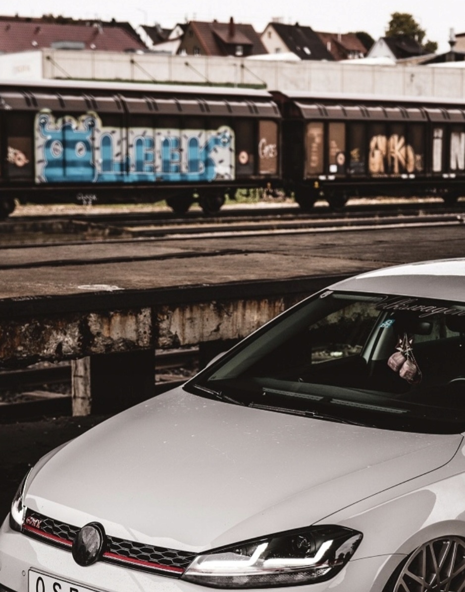 OSRAM LED světlomety VW Golf 7 před fl
Dynamický blinkr - 16