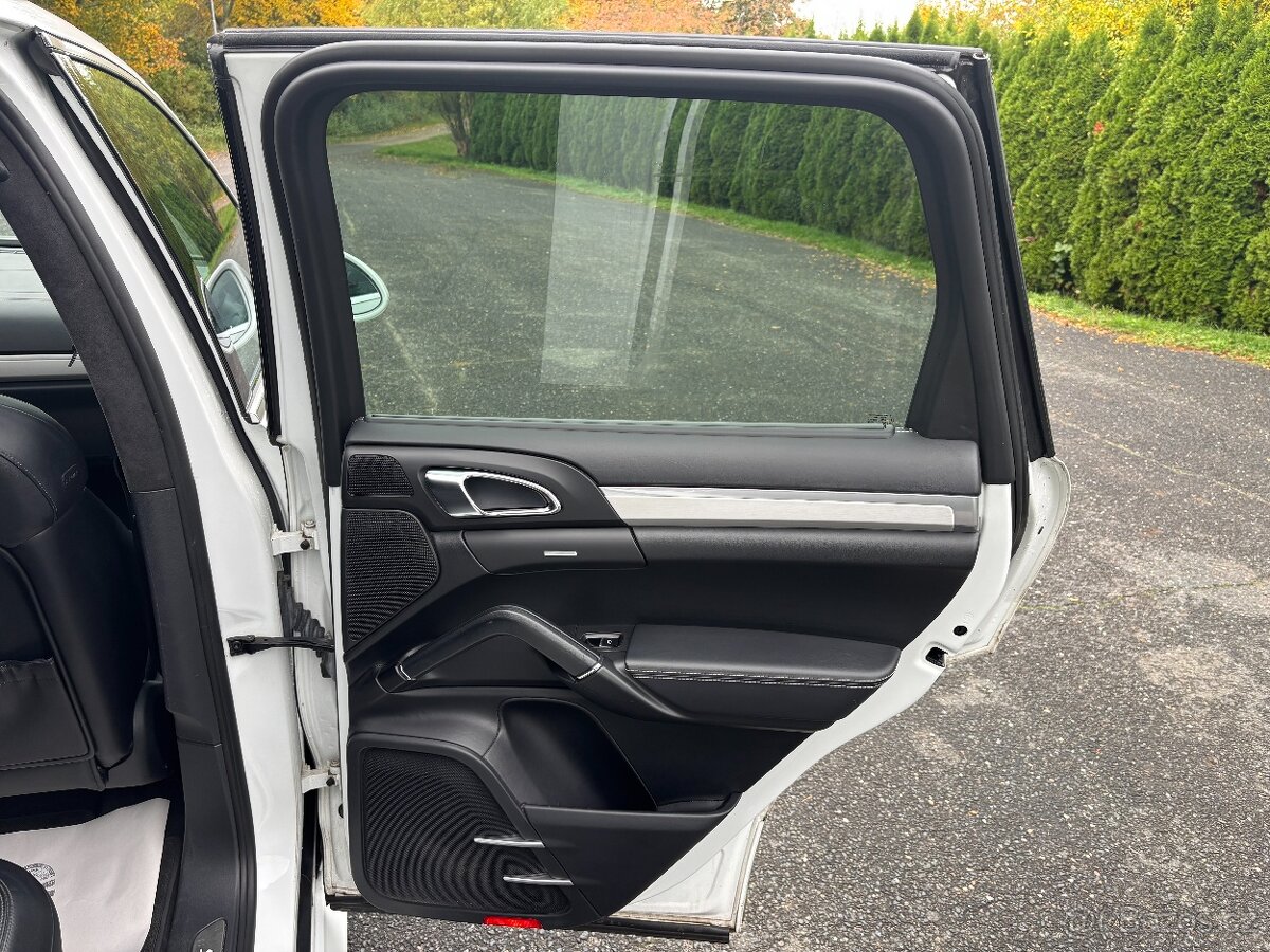 Porsche Cayenne S 4.8 V8 294kw - Servis Kniha, ČR, PANO, 4x4 - 16