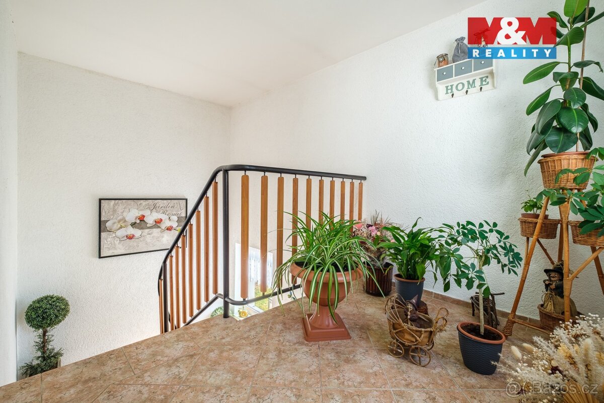 Prodej rodinného domu, 367 m², Březová, ul. Okružní - 16