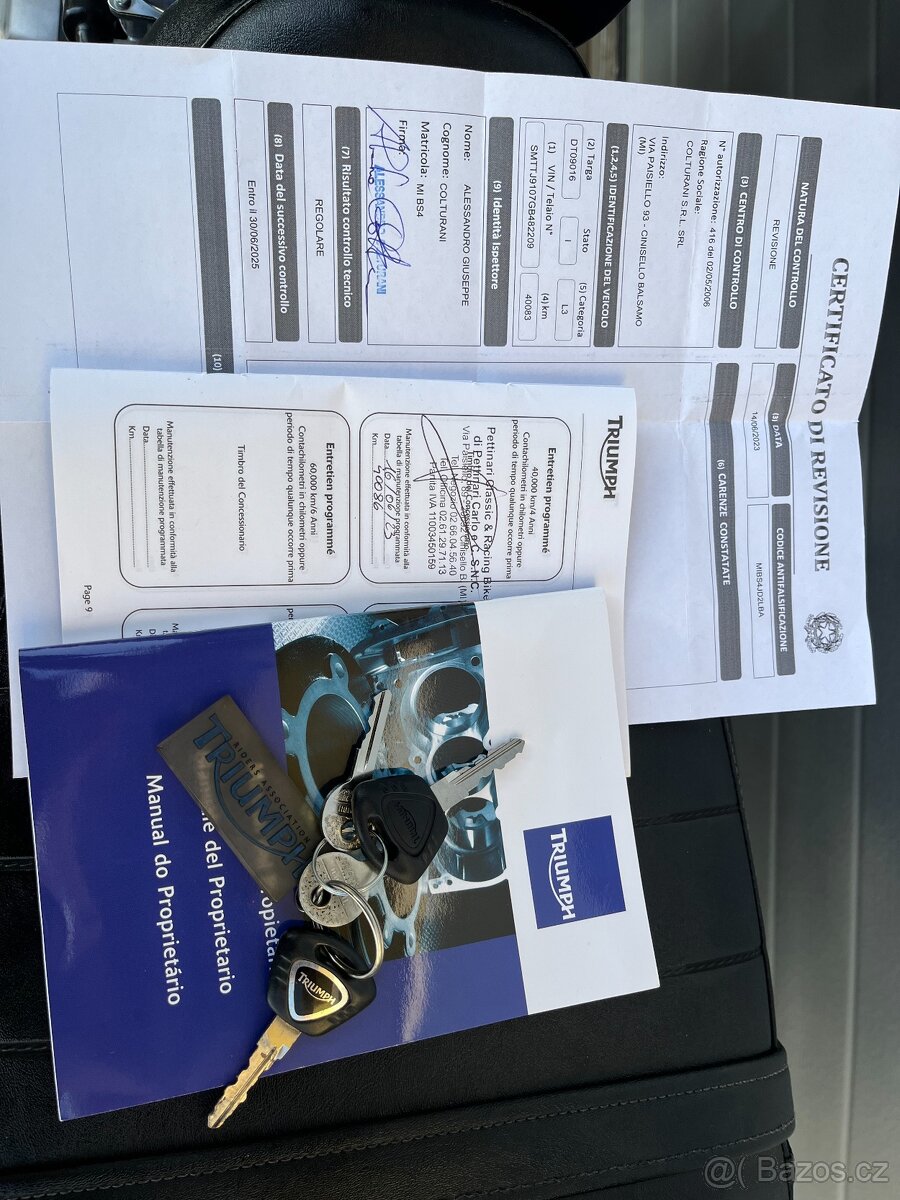 Triumph Bonneville SE - 16