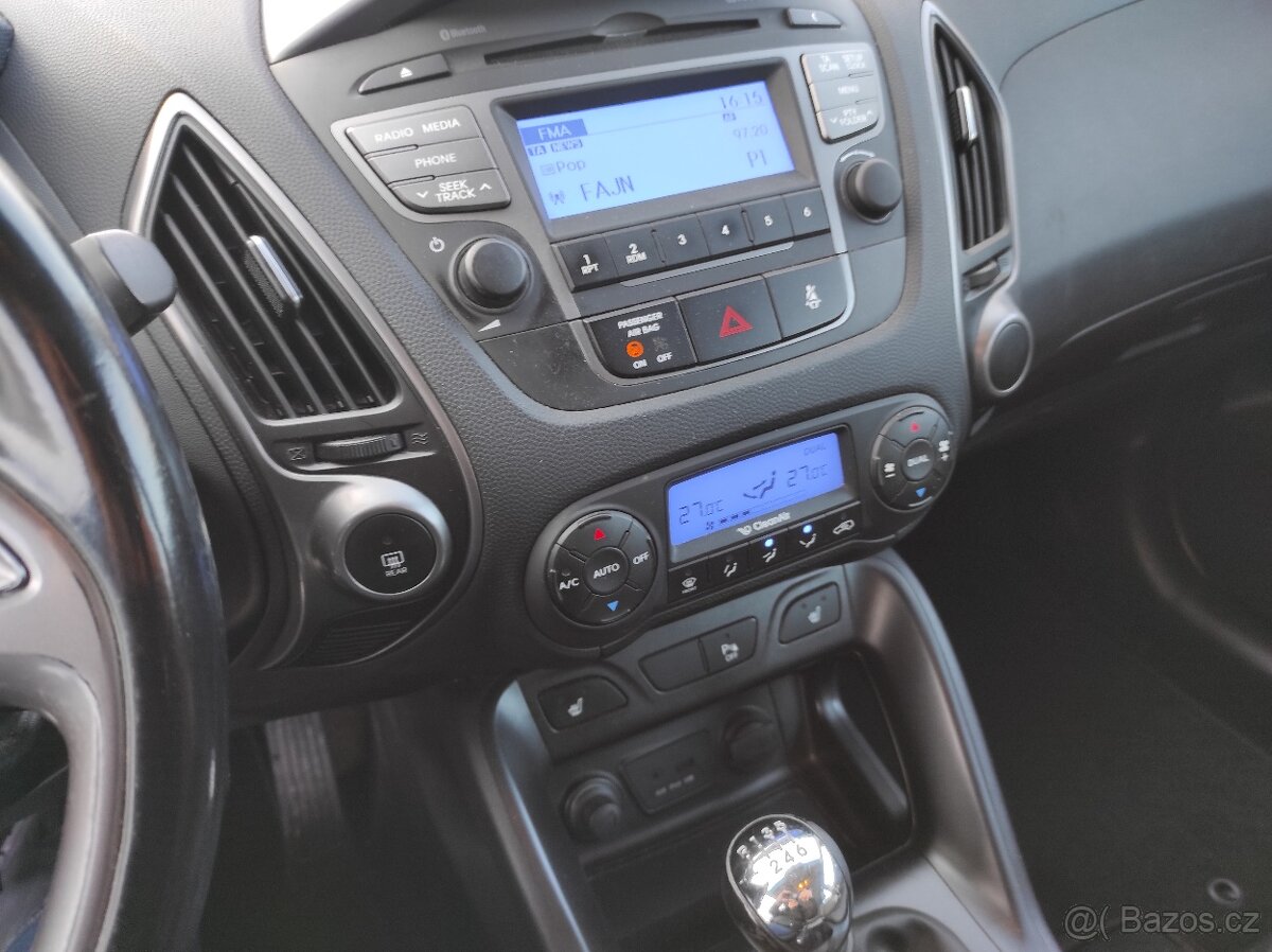 Hyundai ix35 4x4 - PĚKNÝ STAV - 16
