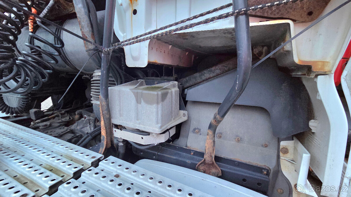 2010 tahač EUR5 manuál TGS 18.440 MAN / možno 3 podobné - 16