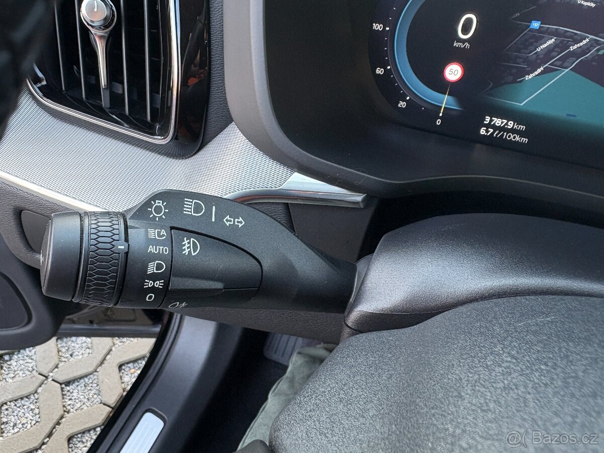 Volvo XC60,2.0B4,4x4,145kW,ČR,DPH,CORE - 16