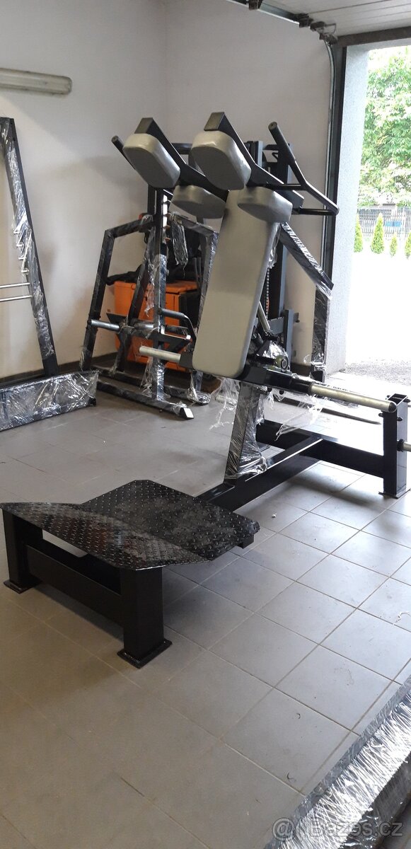 Posilovací stroje typu Hammer - 16