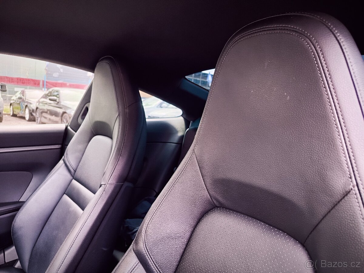 Porsche 911 Carrera 4 Coupé 911/992 ČR - 16