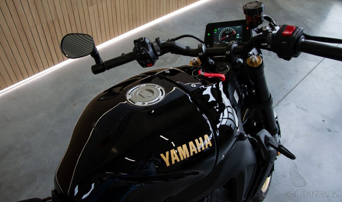 Yamaha XSR 900 - 16