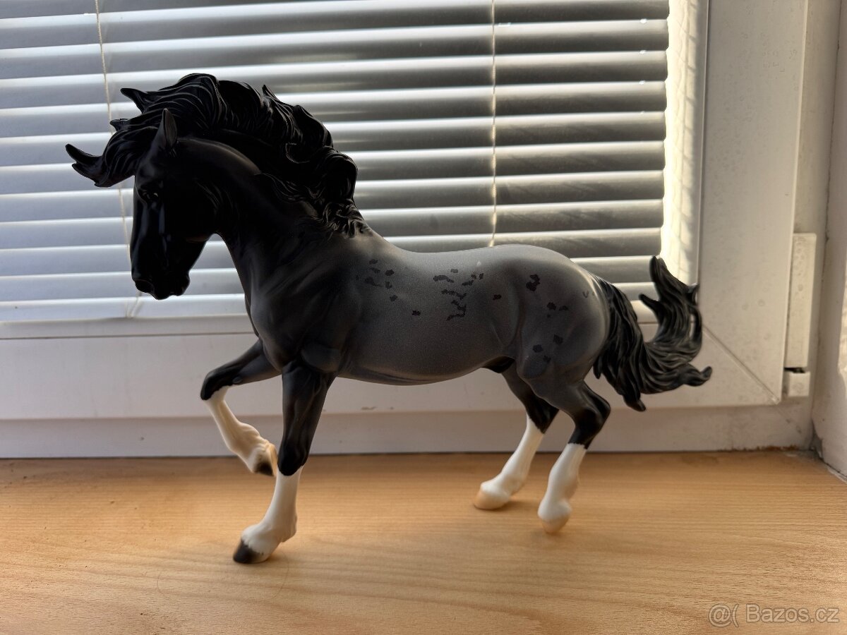Breyer - 16