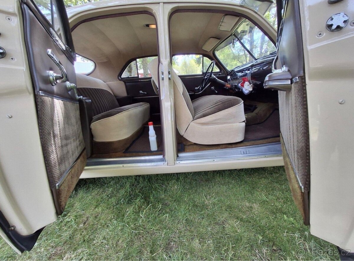 1950 Mercury Eight Sport Sedan - 16