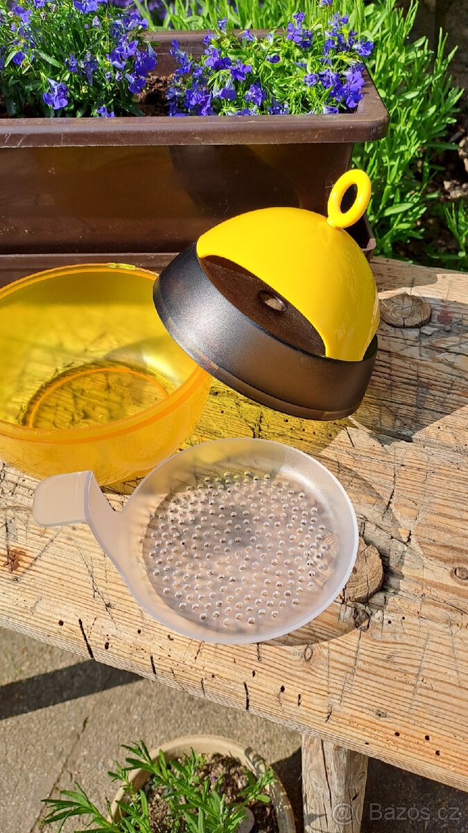 Dortová forma, zapékací misky, lapač vos, květináčky, - 16