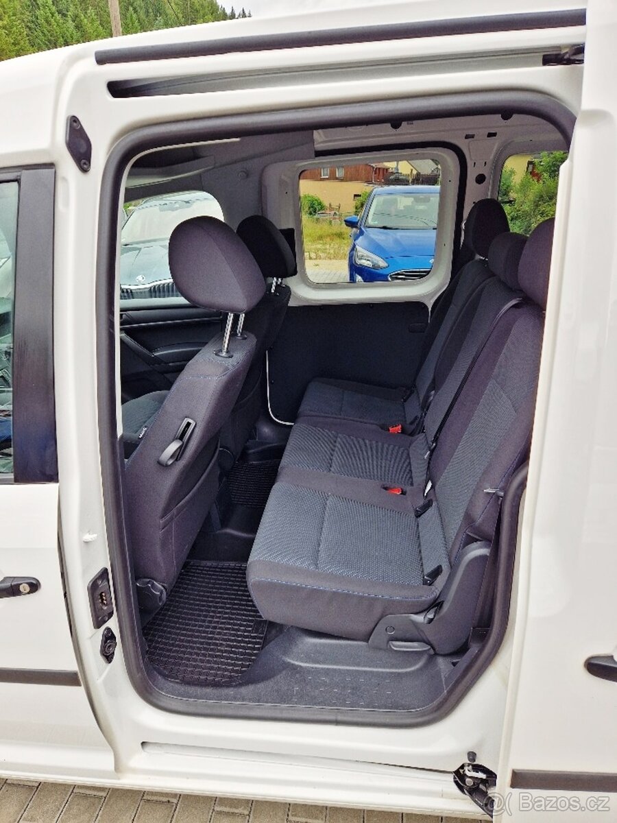 VW CADDY, 2.0 TDi, plný servis, 5 míst, NAVI - 16