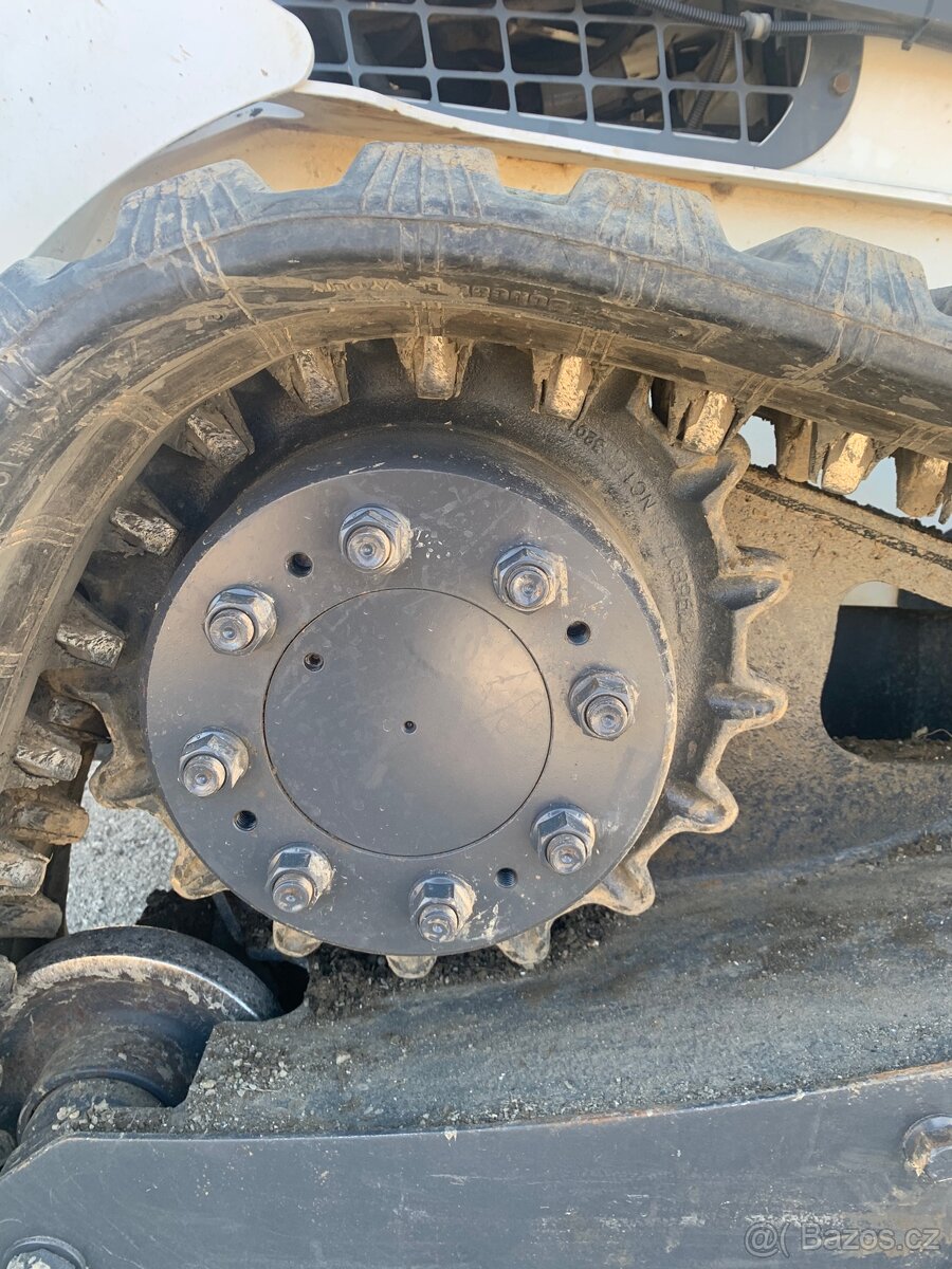 Bobcat T870 + wheel saw WS24 - 16