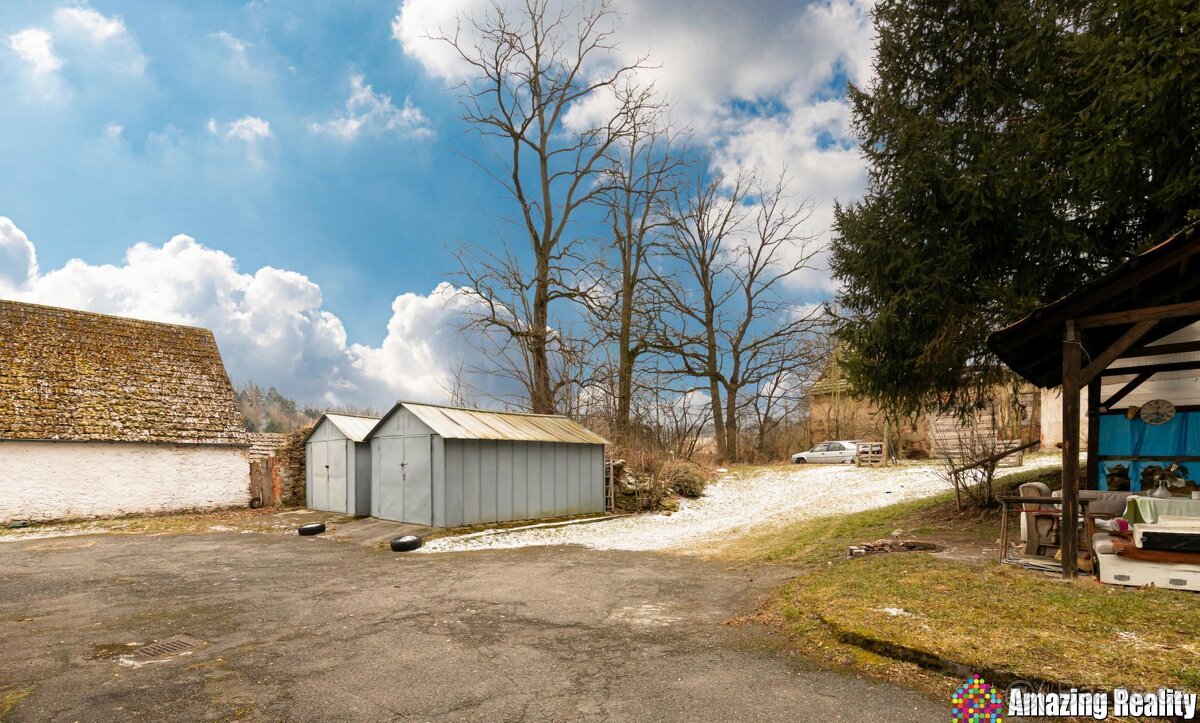 Prodej zděného bytu s plechovou garáží, v obci Mileč - 16