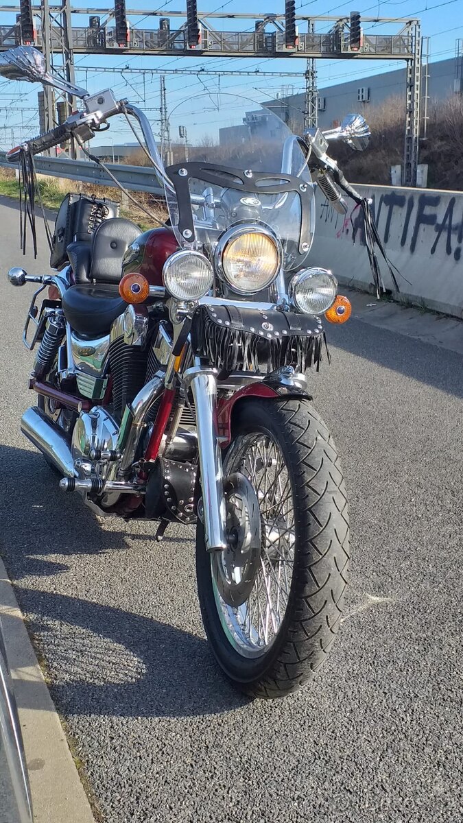 Suzuki Intruder VS 1400 - 16