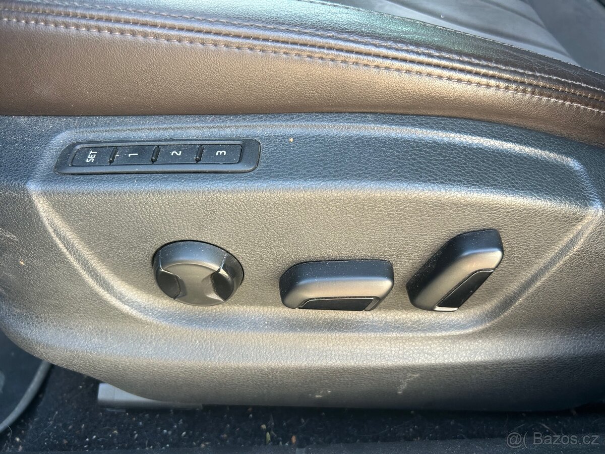 Škoda Octavia TDi , 4x4 , DSG, L&K, Webasto , RS nárazníky - 16