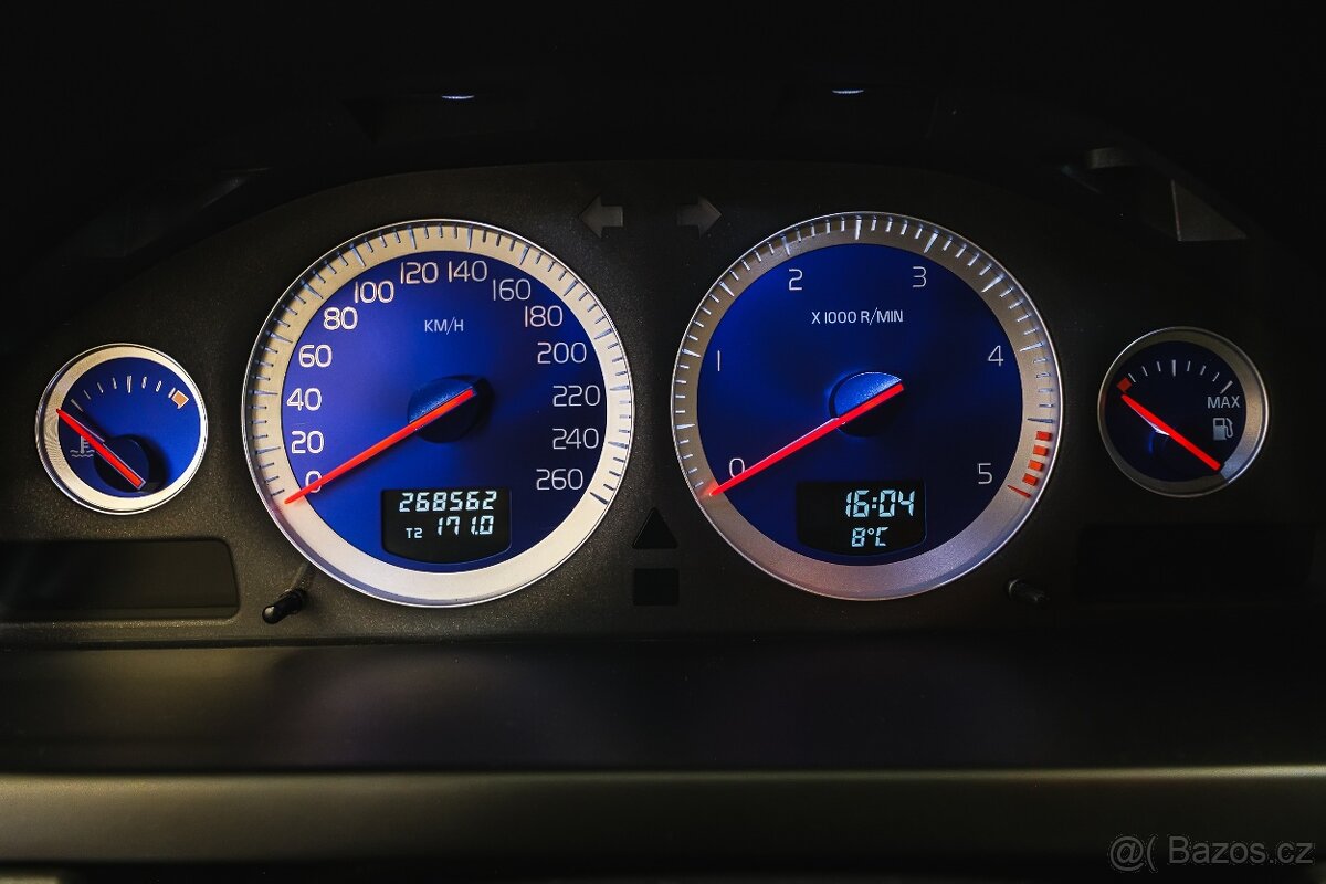 Volvo XC90 2012 (facelift) D5 147kW AWD/AT R-design 7míst. - 16