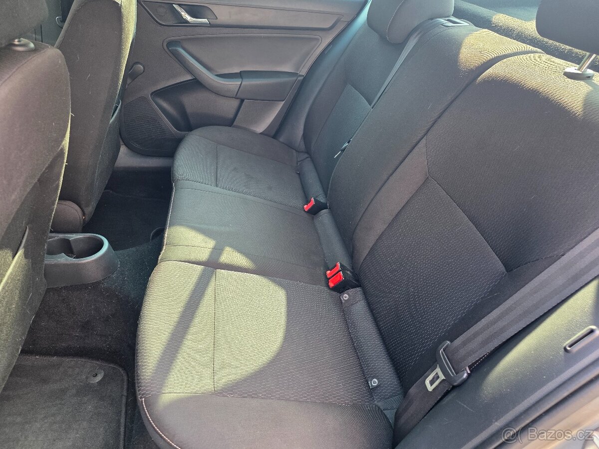 Škoda Rapid 1.2tsi, CZ, digi klima - 16