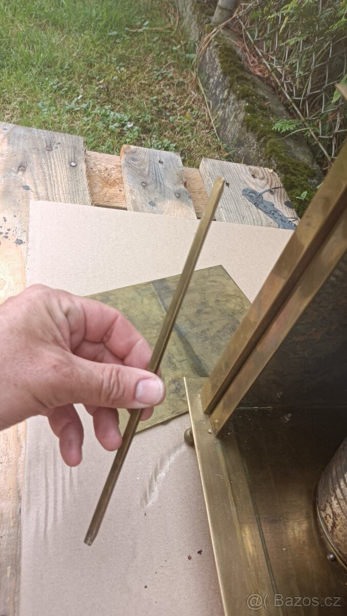 Obrovsky velmi starý mlynek na kavu ZAK. CHRANĚNO - 16