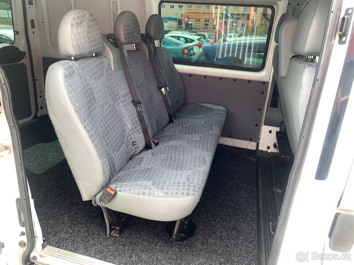 FORD TRANSIT 2,2 TDCi 74 kW 280 SWB KOMBI 6MÍST - 16