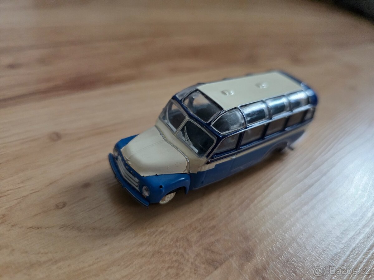 Predám modely autobusov deagostini s časopismi. - 16