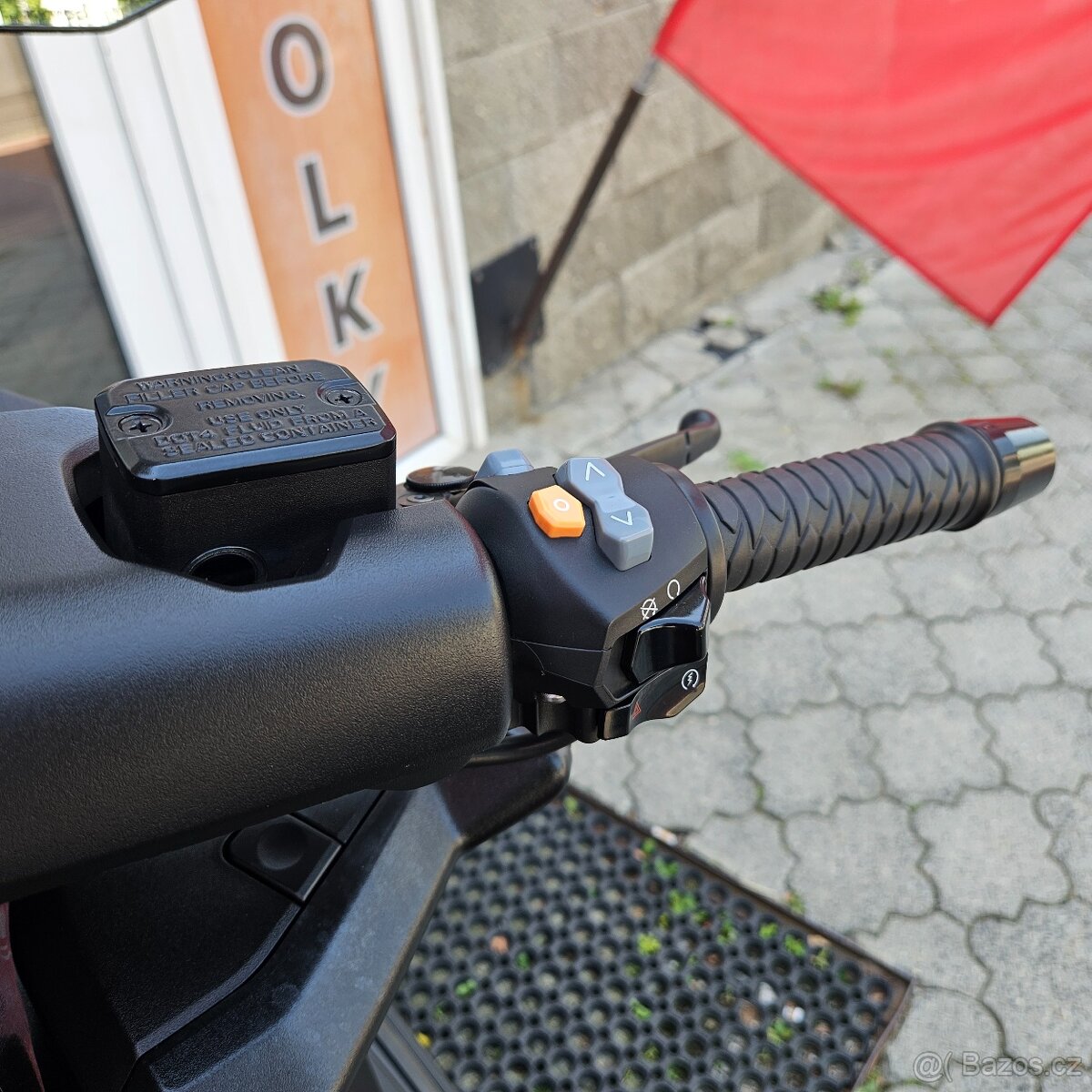 Kymco AK 550i ABS,ČR, Vyšší plexi, Výhřev rukojetí - 16