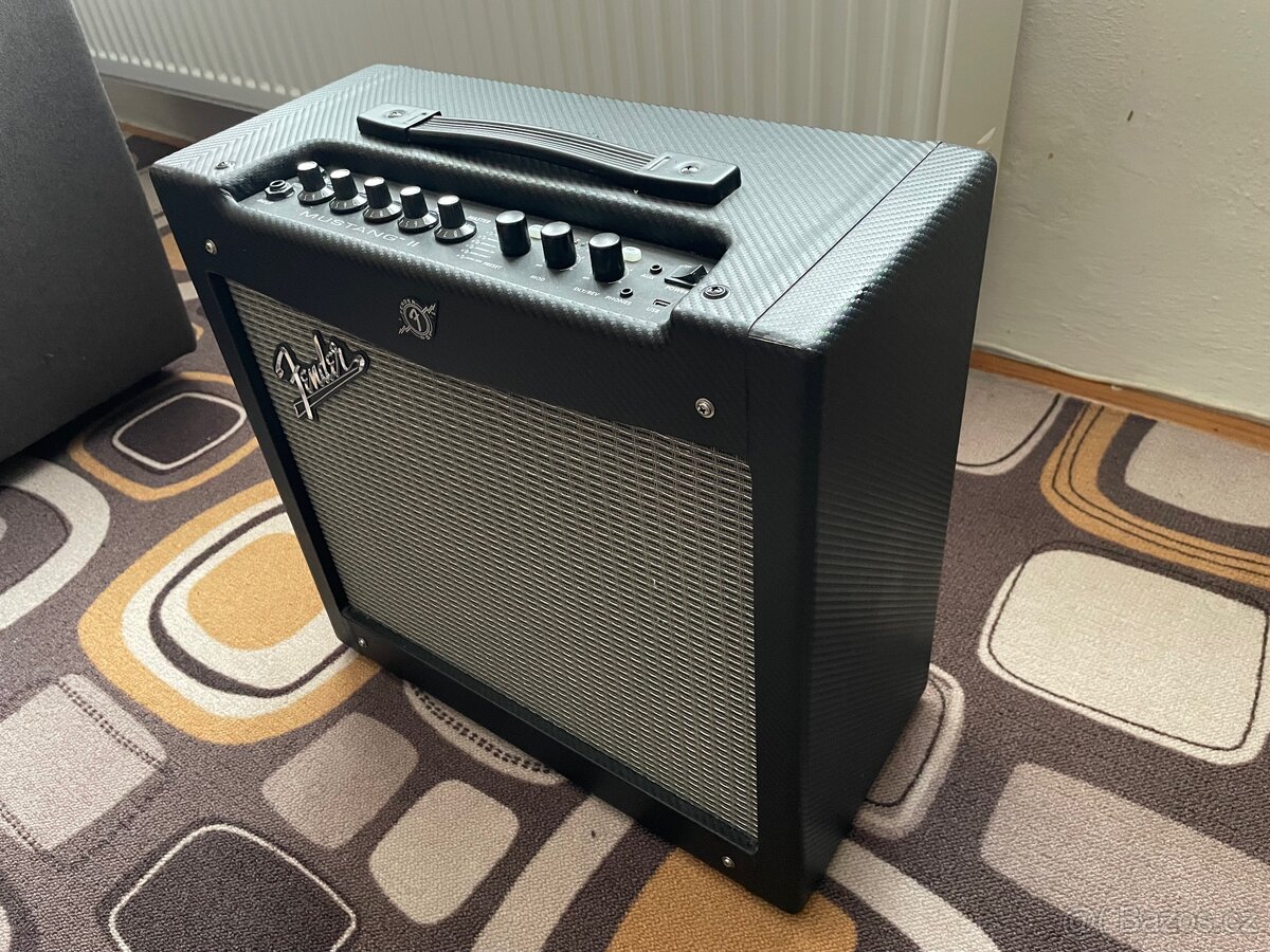 Squier Stratocaster Standard Series + Fender Mustang V2 110W - 16