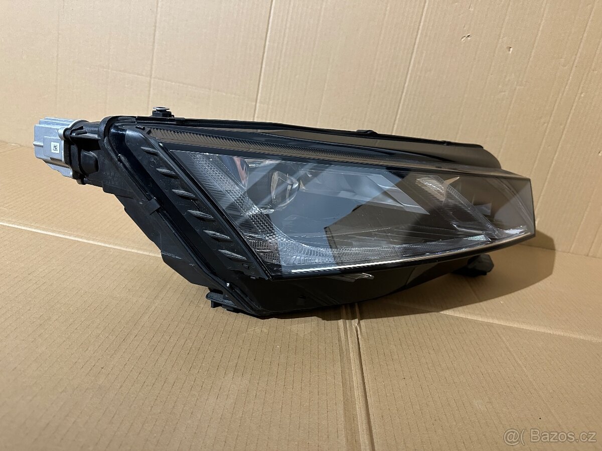 Škoda Octavia 4 pravý full led - 16