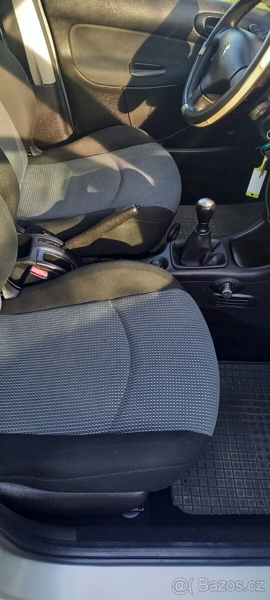 Peugeot 206sw 1.4HDI tažné zařízení,klimatizace - 16