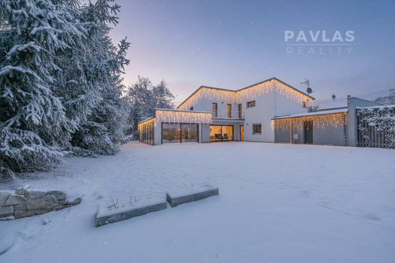 Rodinná rezidence v Novém Spolí – Luxus, prostor a wellness - 16