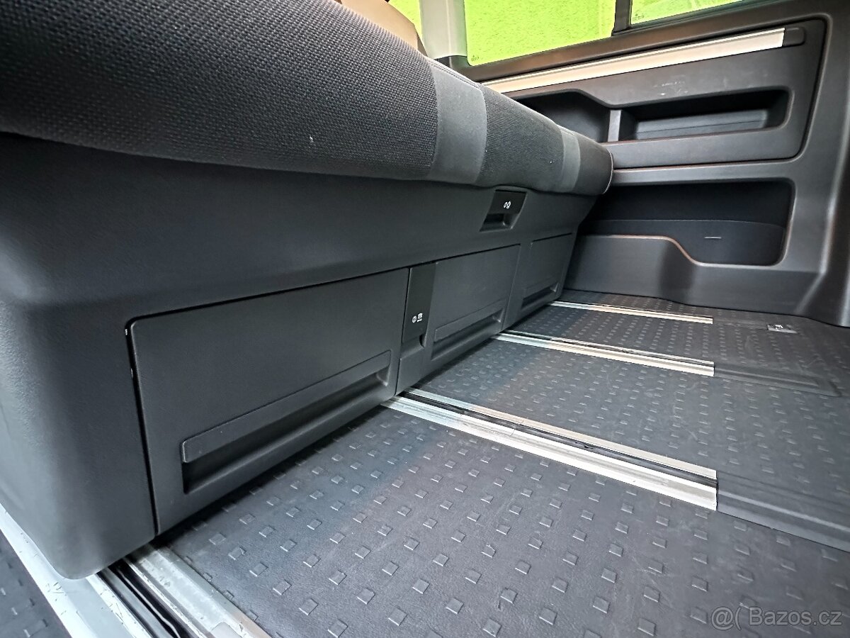 Volkswagen MULTIVAN 2.0TDI 103kW 7.Míst r.v.2009 - 16